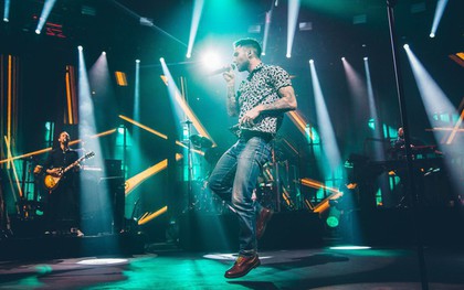 Cảm giác sẽ thế nào khi nghe bản tình ca lãng mạn nhất của Maroon 5 - She Will Be Loved dưới ánh hoàng hôn Phú Quốc?