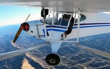 Dàn cảnh máy bay rơi "câu view", YouTuber Mỹ bị kết án tù