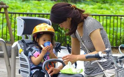Vì sao phụ nữ Nhật ngày càng ngại sinh con?