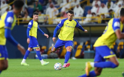 Ronaldo ghi siêu phẩm đá phạt ở Saudi Arabia