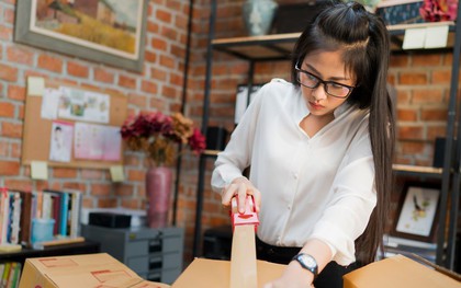 Người buôn hàng xách tay chuyên nghiệp bật mí cách làm giàu: Kiếm cả tỷ USD qua việc "cầm hộ" đồ ăn vặt ở biên giới, lợi nhuận khủng, tốn ít thời gian và sức lực