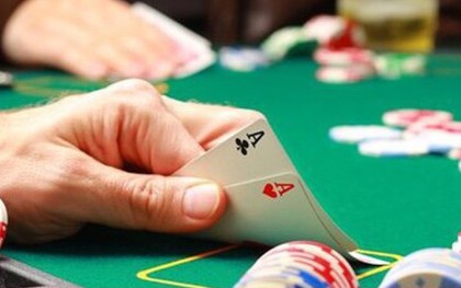 Khởi tố vụ án các golfer, doanh nhân đánh bạc Poker trong khách sạn ở Vĩnh Phúc