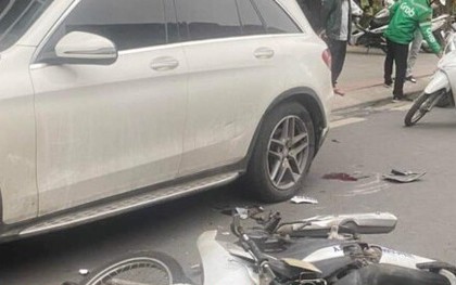 Hà Nội: Nhân viên bảo vệ khu đô thị bị tông trọng thương