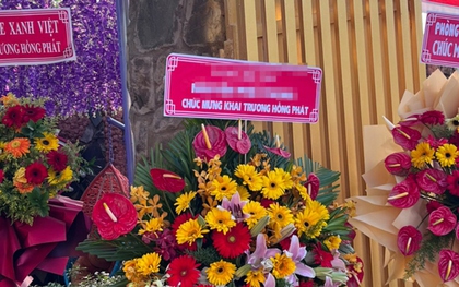 Xử phạt chủ quán cà phê tự đặt lẵng hoa ghi tên lãnh đạo Đảng mừng khai trương