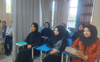 Các trường đại học Afghanistan mở cửa lại nhưng không có nữ sinh