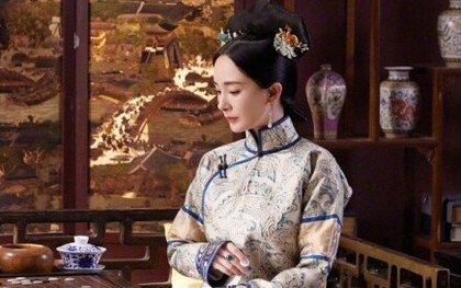 Phi tần xưa đeo nhẫn vàng, treo đèn lồng đỏ ở cửa mỗi tháng một lần là có ý gì?
