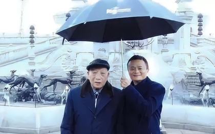 Người đàn ông khiến Jack Ma cầm ô che khi đi cùng: Từ nông dân nghèo trở thành ông trùm kinh doanh đa lĩnh vực, xây dựng "Hollywood phương Đông" lừng lẫy
