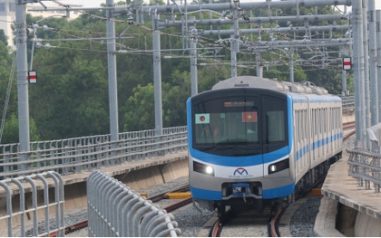 Tàu metro số 1 TP.HCM chạy thử qua 8 nhà ga trên cao