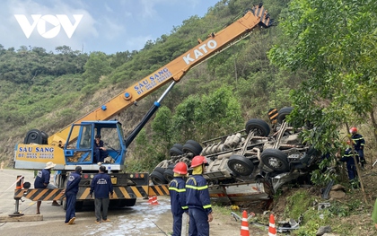 Xe tải bị lật làm 9 người thương vong ở Phú Yên chỉ được phép chở 2 người