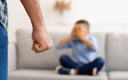 3 biểu hiện của người cha vô tâm khiến con cái tổn thương