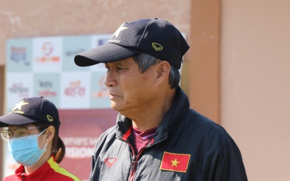 HLV Mai Đức Chung nói gì khi đối thủ của ĐT nữ Việt Nam rút lui khỏi SEA Games 32?