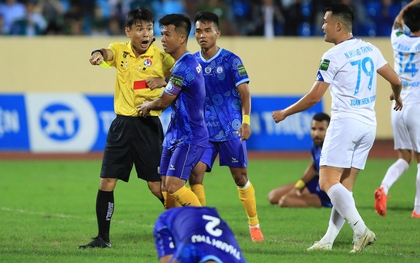 Vụ quả 11m tranh cãi ở V.League: Trọng tài từng bị VPF treo còi vĩnh viễn, chê "chuyên môn kém"