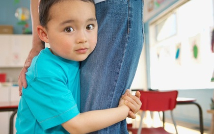 Dạy con nói gì khi người lạ cho bánh kẹo, rủ đi chơi nhưng không có bố mẹ ở đó