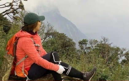 Hành trình hai ngày một đêm băng rừng chinh phục ngọn núi cao thứ 9 Việt Nam