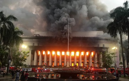 Cháy tòa nhà bưu điện ở thủ đô Philippines, 4 người bị thương
