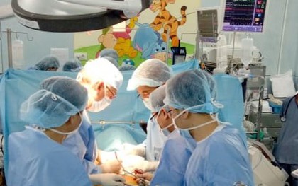 TP.HCM: Bệnh viện Nhi đồng 2 nêu lý do hoãn ghép tạng