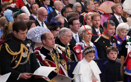 Chuyên gia "bóc trần" hành vi của Vương tử Harry tại Lễ đăng quang Vua Charles