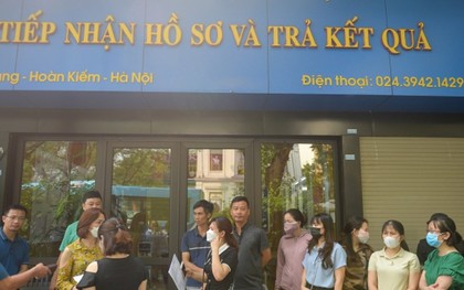 Vụ đề thi Toán lớp 10 in mờ: Phụ huynh rớm nước mắt, kiến nghị lên Sở GD&ĐT