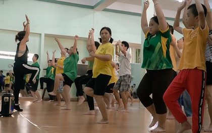 Đến thăm một lớp học nhảy aerobic chưa bao giờ có thể đúng nhịp ở TP.HCM