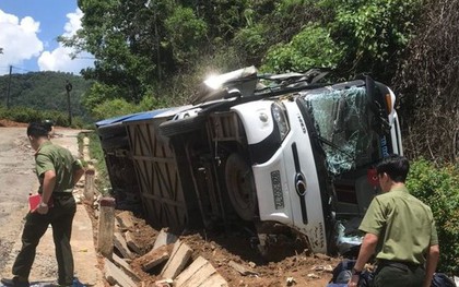 Tin mới nhất vụ xe chở CLB bóng đá trẻ Quảng Nam bị lật