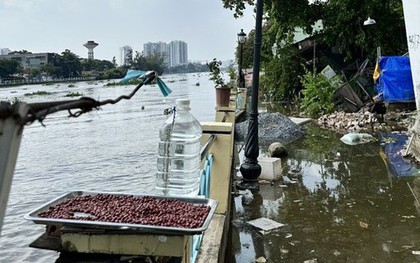 Sạt lở bờ kênh Thanh Đa khiến 13 hộ dân phải di dời khẩn cấp