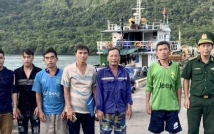 Cứu 6 ngư dân trên tàu cá Bình Định bị nạn trên biển Côn Đảo