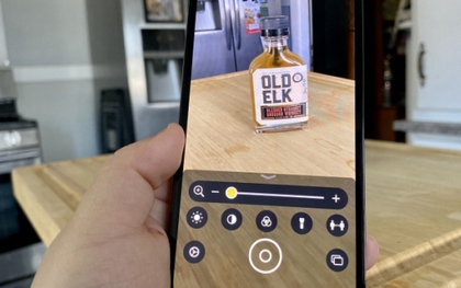 Cách mở một tính năng ẩn trên iPhone mà ít người biết: Biến điện thoại thành "kính lúp" soi rõ mọi thứ