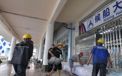 Trung Quốc nâng cảnh báo bão Talim lên mức gần cao nhất
