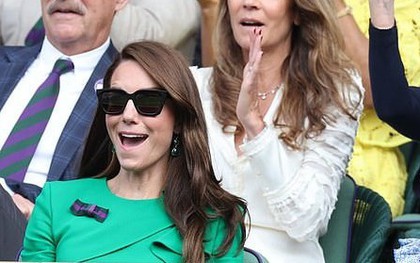 Hoàng gia Anh và dàn sao hạng A ngồi chật kín khán đài chung kết Wimbledon