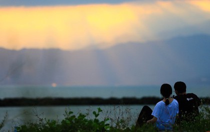Ngắm hoàng hôn lãng mạn bên bờ sông Hàn