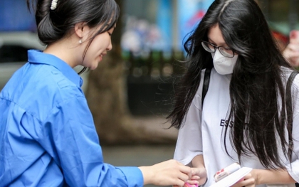 "Dân khối D" thích xê dịch học ngành nào không lo thất nghiệp?