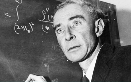 Oppenheimer - ''Cha đẻ'' bom hạt nhân và những phát ngôn gây tranh cãi trong lịch sử