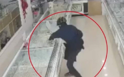Truy bắt kẻ dùng búa cướp tiệm vàng ở Hưng Yên