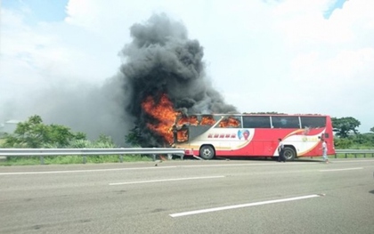 Cháy xe chở khách tại Trung Quốc, khiến 7 người thương vong