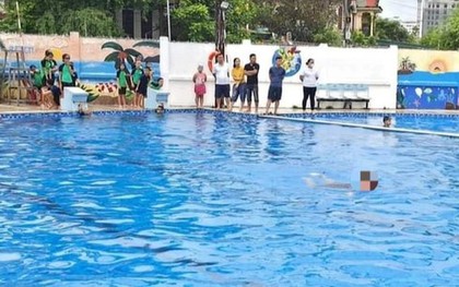 Tắm ở bể bơi trường học, nam sinh 13 tuổi đuối nước tử vong