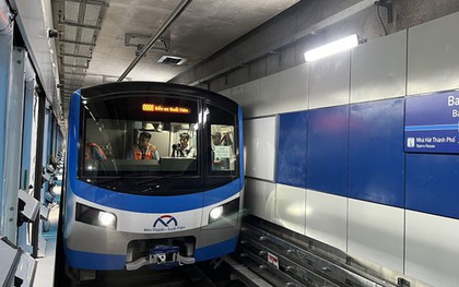 Tàu Metro số 1 TP.HCM lần đầu chạy thử toàn tuyến từ Bến Thành đến Suối Tiên