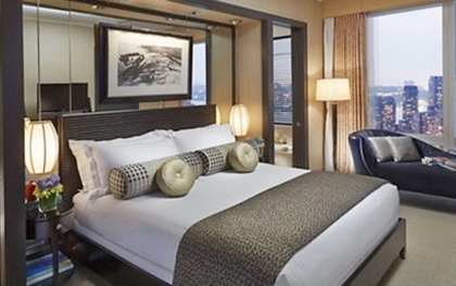 Miếng vải trải ngang giường khách sạn có công dụng gì?