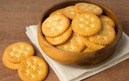 Tại sao bánh quy thường có viền răng cưa?