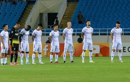 Cầu thủ Hà Nội FC và Pohang Steelers mặc niệm nạn nhân trong vụ cháy chung cư mini ở Hà Nội