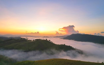 Săn mây trên đỉnh Phượng Hoàng - toạ độ "check in sống ảo" mới cực đẹp ở Quảng Ninh