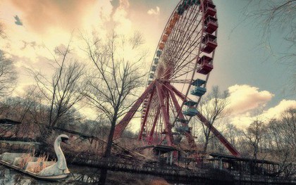 Bên trong Spreepark: Công viên từng đón hàng triệu lượt khách thành "vùng đất ma" suốt 2 thập kỳ vì bí mật khủng khiếp