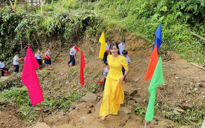 Xúc động lễ khai giảng của cô trò điểm trường vùng núi Quảng Nam