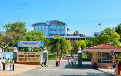 Hỗ trợ học phí cho 2 con thầy hiệu trưởng đột quỵ trong ngày khai giảng