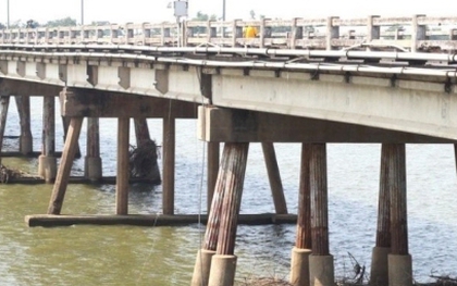 Để lại xe đạp giữa cầu, người phụ nữ gieo mình xuống sông Thu Bồn tự tử
