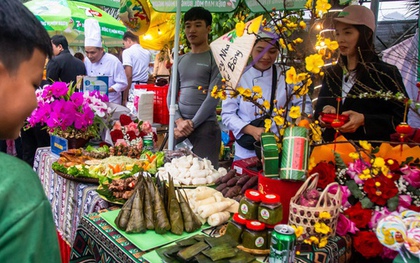 Khách du lịch hào hứng với ẩm thực Quảng Bình