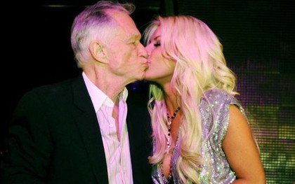 Bên trong cuộc hôn nhân chênh nhau 60 tuổi của ông trùm Playboy