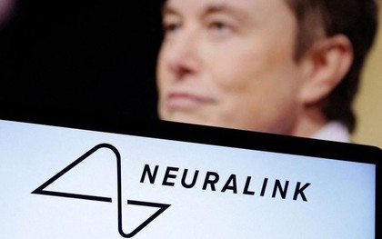 Công ty của tỷ phú Elon Musk lần đầu tiên cấy chip vào não người
