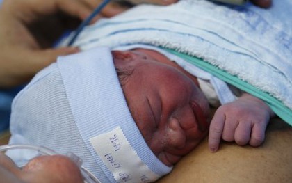 Việt Nam: Thai nhi được thông tim xuyên tử cung đầu tiên vừa chào đời
