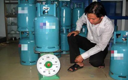 Trọng lượng bình gas chuẩn tính như thế nào? Người dùng nào cũng cần biết để tránh "mất tiền oan"