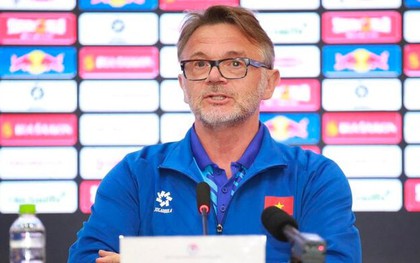 HLV Troussier: Nhiều người không ủng hộ, tuyển Việt Nam càng quyết tâm